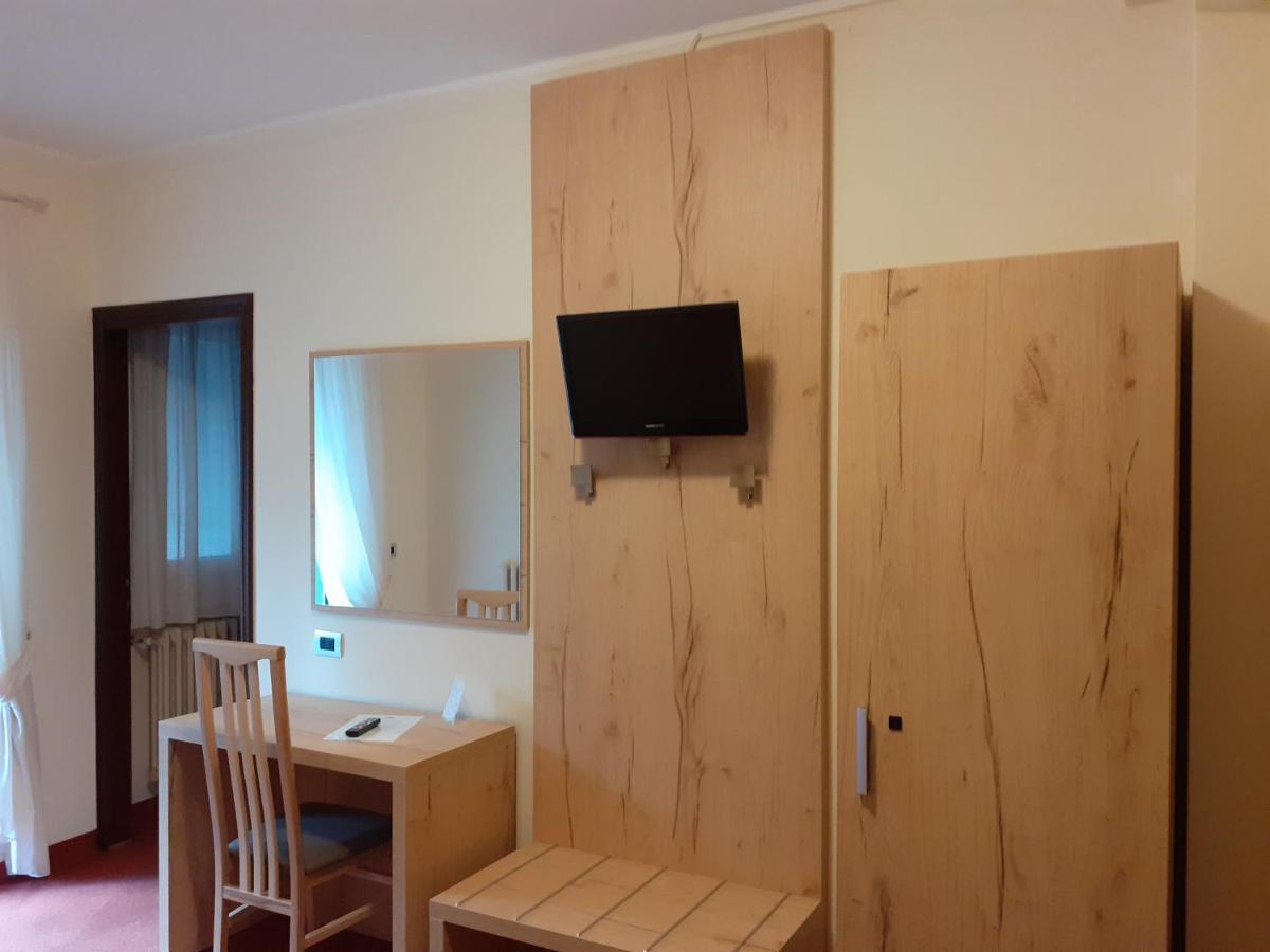 Hotel Des Alpes Кастьоне-делла-Презолана Экстерьер фото