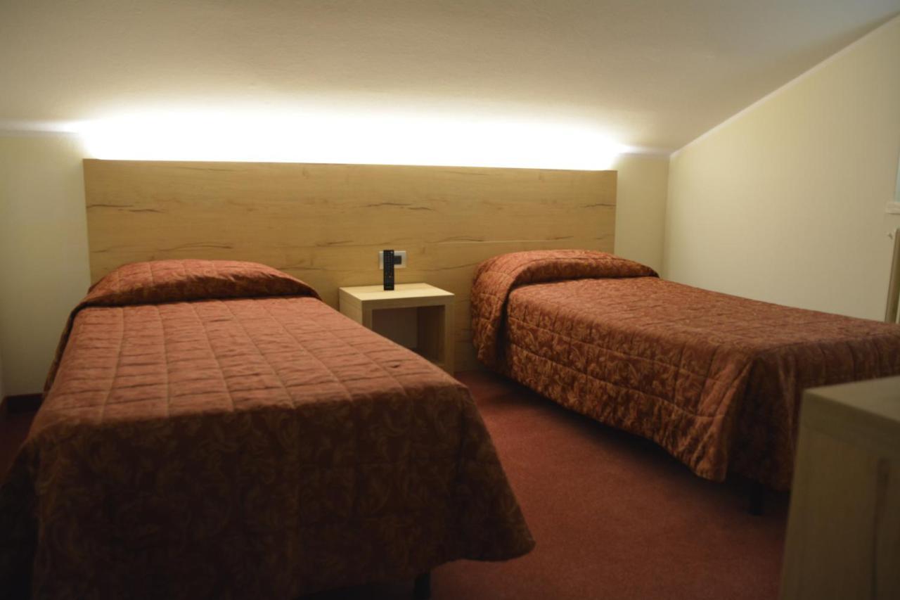 Hotel Des Alpes Кастьоне-делла-Презолана Экстерьер фото