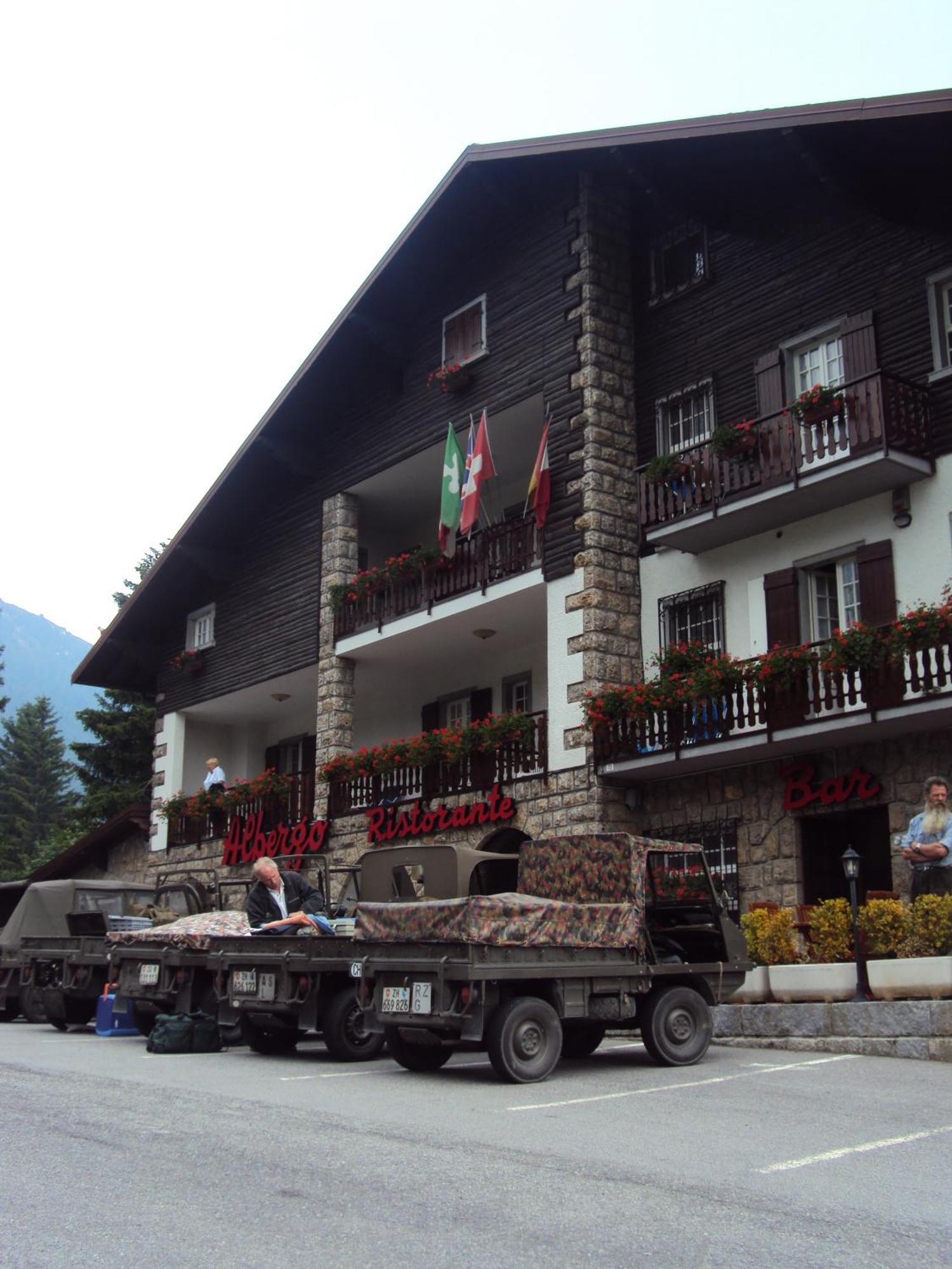 Hotel Des Alpes Кастьоне-делла-Презолана Экстерьер фото